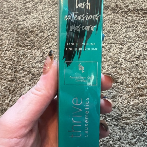 Thrive Cosmetics Liquid Lash Extension Mascara new in packaging- black - Picture 2 of 6